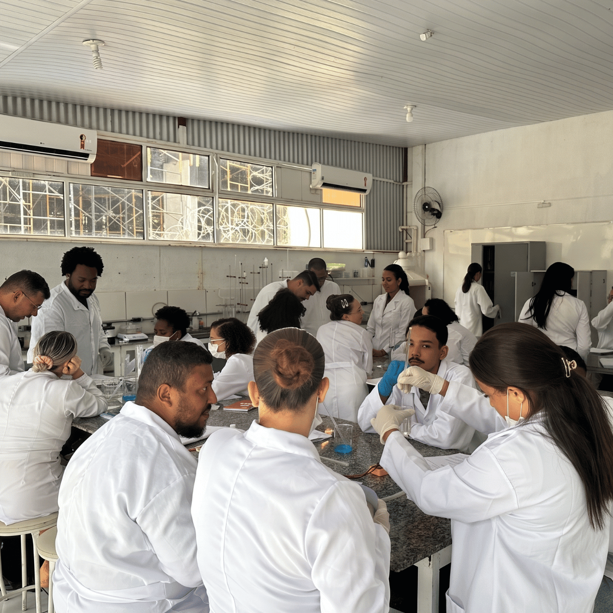 Alunos do Curso Técnico em Química Ricotec